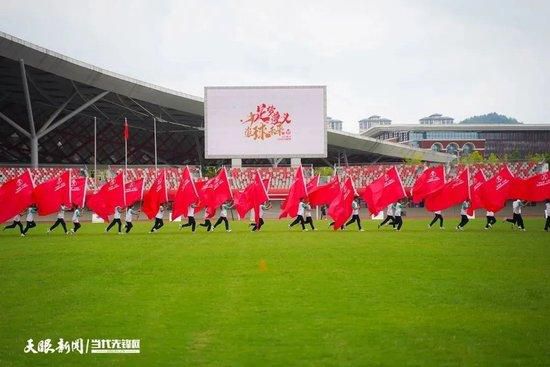 与此同时，商业电影的火种已被点燃。