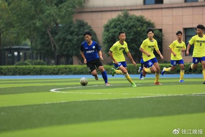 《风之城》威尼斯举行发布会 已获地平线单元提名 2023-08-31 威尼斯时间8月31日，第80届威尼斯电影节地平线单元提名影片《风之城》发布会举行。