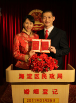 亨超、冈萨雷斯等出席电影《绝密型战》纽约首映 2024-04-16 当地时间2024年4月15日，美国纽约，被视为二战版“自杀小队”的电影《绝密型战》举行首映礼。